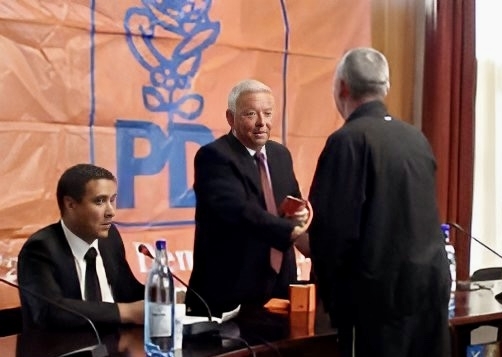 CÂMPIA TURZII | La 72 de ani IOAN MOLDOVAN (Neluțu) este angajat consilier personal (cu salar de 5000 lei) al primarului LOJIGAN, dar îl VOTEAZĂ pe Avram GAL!!?