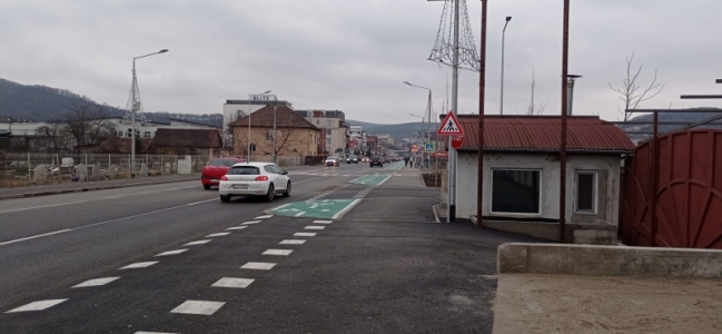 Cetățenii au început o adevărată campanie. Au trimis petiții atât la compania de transport cât și la primărie, și au dat voce nemulțumirii și pe rețelele de socializare