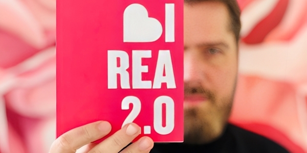 Mai ales în vremurile grele, așa cum sunt cele din Turcia și Siria, este important să ne aducem aminte că iubirea înseamnă mai mult decât ni s-a spus sau am văzut în filmele romantice